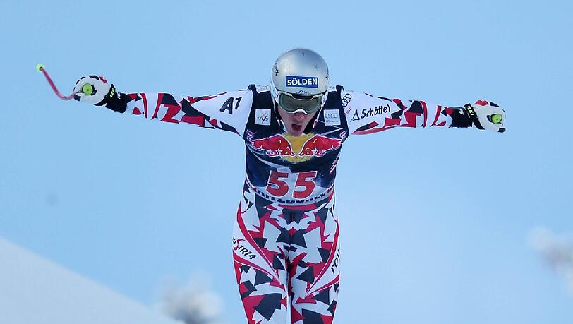 Mit einer schweren Verletzung endete das Training für den Österreicher Florian Scheiber. Der 28 Jahre alte Tiroler stürzte an der Hausbergkante spektukulär und flog in die Fangnetze. Dabei zog er sich einen Kreuzbandriss sowie Meniskusrisse im rechten Knie zu. Die Bilder. Mit einer schweren Verletzung endete das Training für den Österreicher Florian Scheiber. Der 28 Jahre alte Tiroler stürzte an der Hausbergkante spektukulär und flog in die Fangnetze. Dabei zog er sich einen Kreuzbandriss sowie Meniskusrisse im rechten Knie zu. Die Bilder.