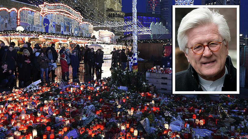 Berlin trauert nach dem Terroranschlag auf dem Weihnachtsmarkt am Breitscheidplatz. Landesbischof Bedford-Strohm warnt davor, das Attentat politisch zu Instrumentalisieren.
