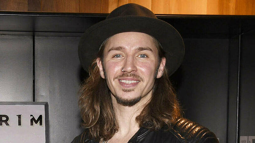Gil Ofarim singt für Israel.