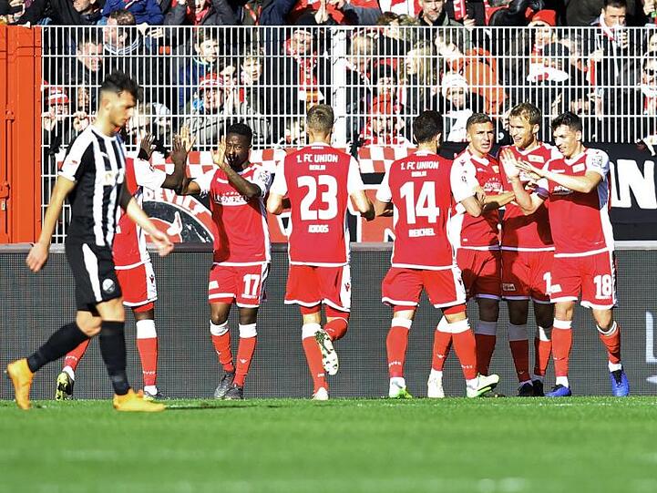 Der 1. FC Union Berlin besiegte vor knapp 20.000 Zuschauern den SV Sandhausen.