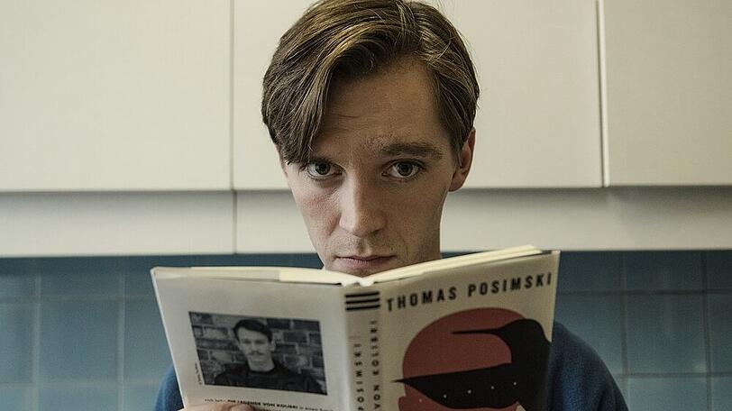 Jonas Nay in "Deutschland89" alias Martin Rauch, sein Codename ist Kolibri.
