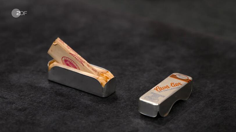 Die Expertin löste auf, es handle sich um drei Kondome aus den 1950er- oder 1960er-Jahren. Die Expertin löste auf, es handle sich um drei Kondome aus den 1950er- oder 1960er-Jahren.