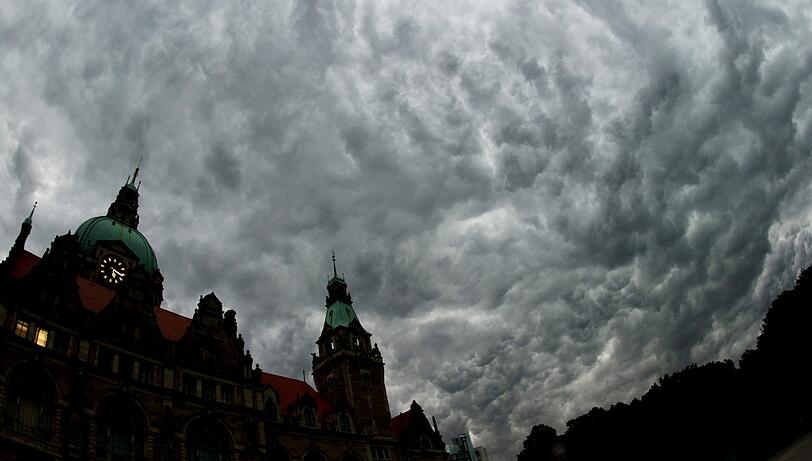 Unwetter, Gewitter, Sturm und Hagel über Deutschland: Die Bilder vom Hitze-Gewitter in der Nacht zum Freitag