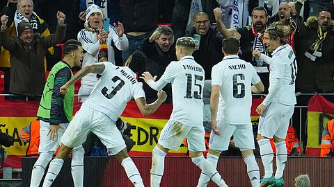 Real Madrid setzte sich in Liverpool nach 0:2-Rückstand noch mit 5:2 durch.