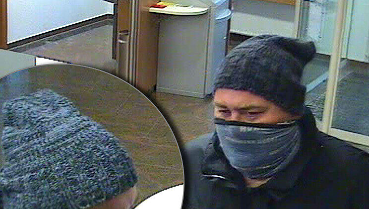 Wer hat diesen Mann gesehen? Er überfiel am Donnerstag eine Bankfiliale in Hohenlinden (Lkr. Ebersberg)
