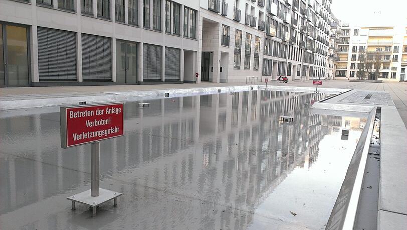 Stille Wasser sind tabu: Ein Brunnen in den Nymphenburger Höfen.