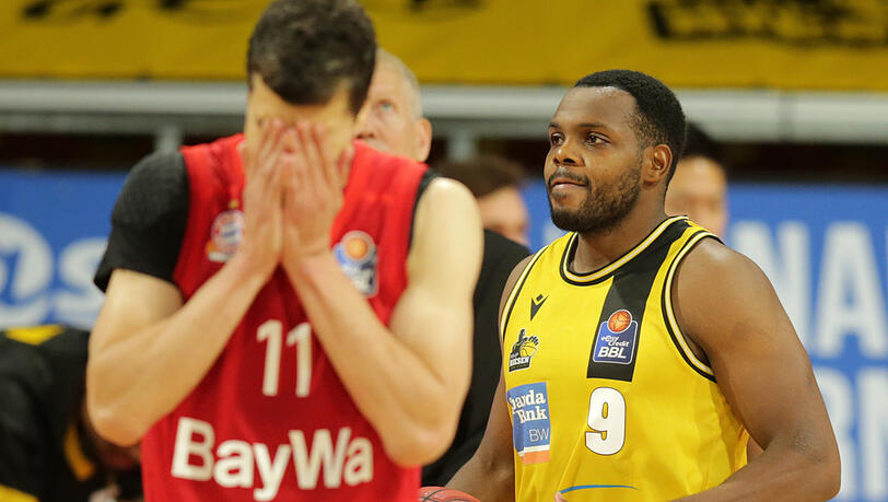 Bittere Erinnerung: Lucic (links) und Bayern scheitern an Ludwigsburg. Bittere Erinnerung: Lucic (links) und Bayern scheitern an Ludwigsburg.