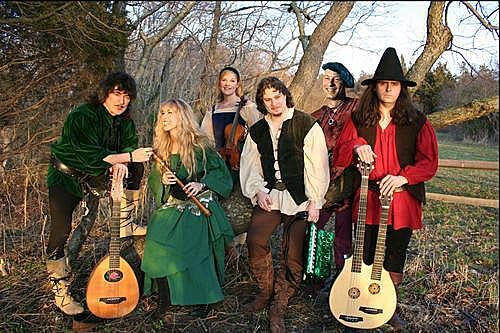 Ritchie Blackmore, Lebensgefährtin Candice Night und Band: Am Donnerstag kommen sie mit &bdquo;Blackmore&rsquo;s Night&ldquo; in die Meistersingerhalle.
