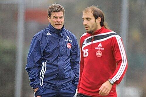 Er hätte es mit Spritzen probiert. Aber Trainer Dieter Hecking machte Verteidiger Javier Pinola klar: &bdquo;Das Risiko ist zu groß&ldquo;.