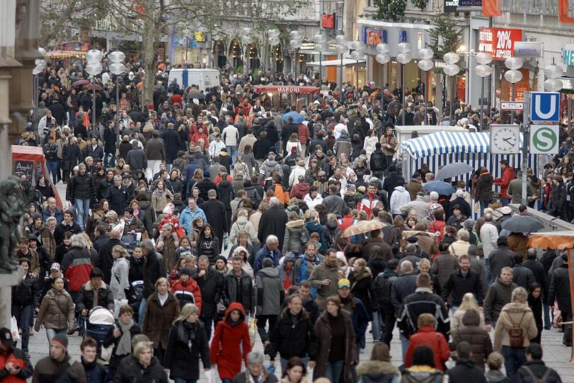 2011 zogen insgesamt 57229 Menschen nach München, nur 51983 zogen weg.