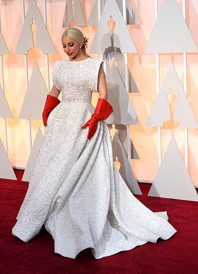 Komische "Putzhandschuhe": Lady Gaga bei den Oscars 2015
