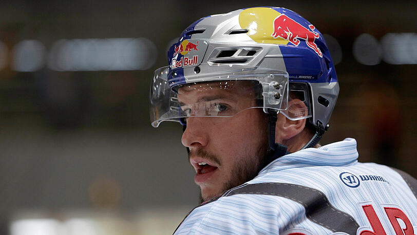 Die Eishockeyprofis des EHC red Bull München um Florian Kettemer konnten in Straubing nicht gewinnen. Die Eishockeyprofis des EHC red Bull München um Florian Kettemer konnten in Straubing nicht gewinnen.
