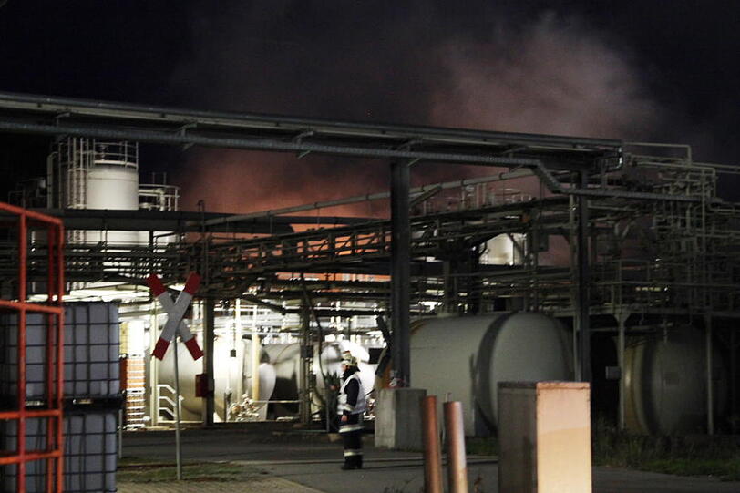 Großübung der Feuerwehr in einem Chemiewerk. Die spektakulären Bilder.