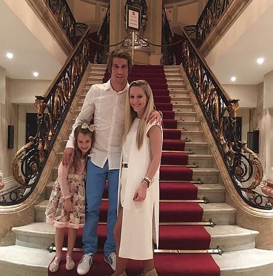 Portugal: Fabio Coentrao mit seiner Frau Andreia und der gemeinsamen Tochter.