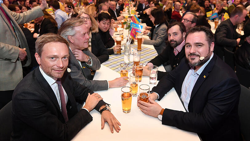 „Das Jamaika-Aus war richtig, weil wir in Deutschland mit dieser Koalition nichts hätten bewegen können“, sagt Daniel Föst (r.). FDP-Chef Christian Lindner (l.) hatte die Verhandlungen platzen lassen. „Das Jamaika-Aus war richtig, weil wir in Deutschland mit dieser Koalition nichts hätten bewegen können“, sagt Daniel Föst (r.). FDP-Chef Christian Lindner (l.) hatte die Verhandlungen platzen lassen.