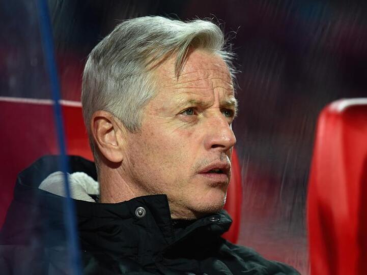 Nürnbergs Trainer Jens Keller vor dem Spiel. Foto: Nicolas Armer/dpa/Archivbild