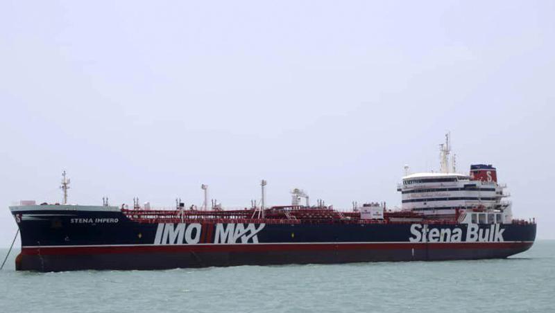 Der britische Öltanker "Stena Impero" liegt im Hafen von Bandar Abbas im Iran. Der britische Öltanker "Stena Impero" liegt im Hafen von Bandar Abbas im Iran.