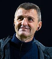 Trainer Michael Köllner von München kommt vor dem Spiel in das Stadion. Trainer Michael Köllner von München kommt vor dem Spiel in das Stadion.
