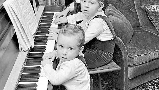 Familienfoto mit Klavier: Die Beckenbauers. Foto: imago Familienfoto mit Klavier: Die Beckenbauers. Foto: imago