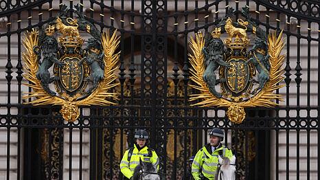 Der Tag nach der vor&uuml;bergehenden Festnahme vor dem Buckingham Palace.