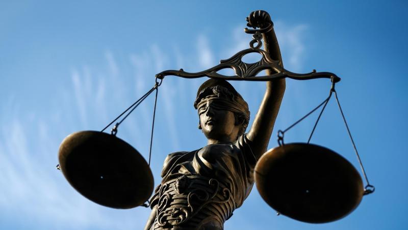 Eine Statue der Justitia steht unter freiem Himmel. Foto: David-Wolfgang Ebener/dpa/Symbolbild Eine Statue der Justitia steht unter freiem Himmel. Foto: David-Wolfgang Ebener/dpa/Symbolbild