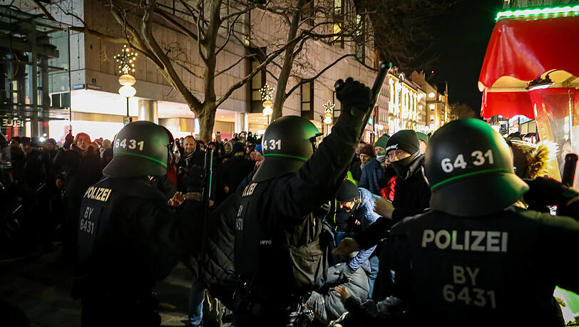 Am Marienplatz sind Protestler und die Polizei aneinandergeraten.