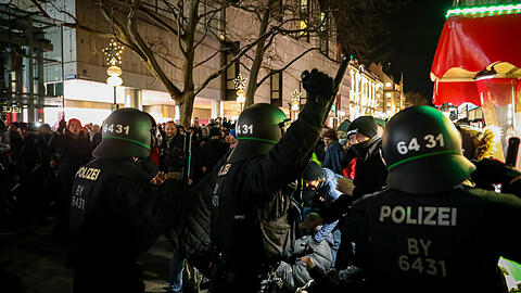 Am Marienplatz sind Protestler und die Polizei aneinandergeraten.
