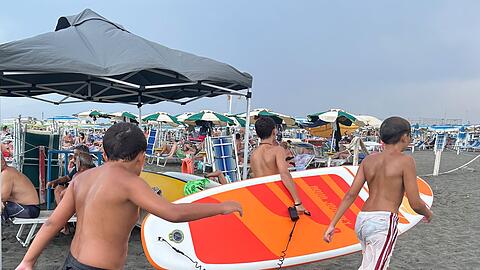 Beim Buddeln im Sand kommt ein 17-jähriger Junge an einem italienischen Strand ums Leben. (Foto: Archiv)