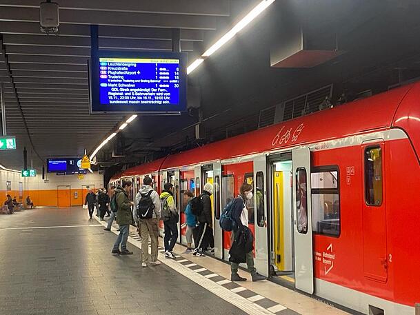 Die S-Bahn am Münchner Marienplatz während des Streiks am Donnerstagmorgen.