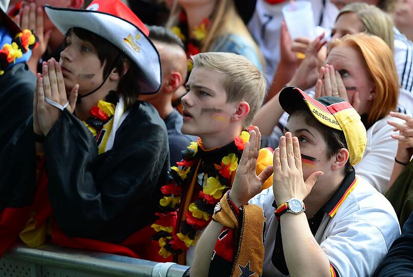 Diese Fans zittern in Hannover mit der DFB-Elf.