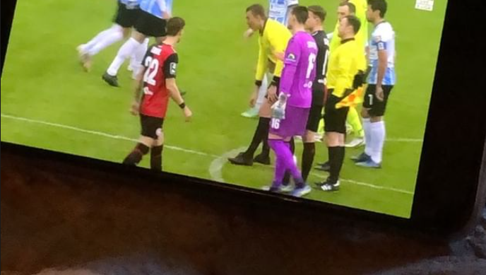 So verfolgte Sascha Mölders den Löwen-Sieg gegen Wiesbaden.