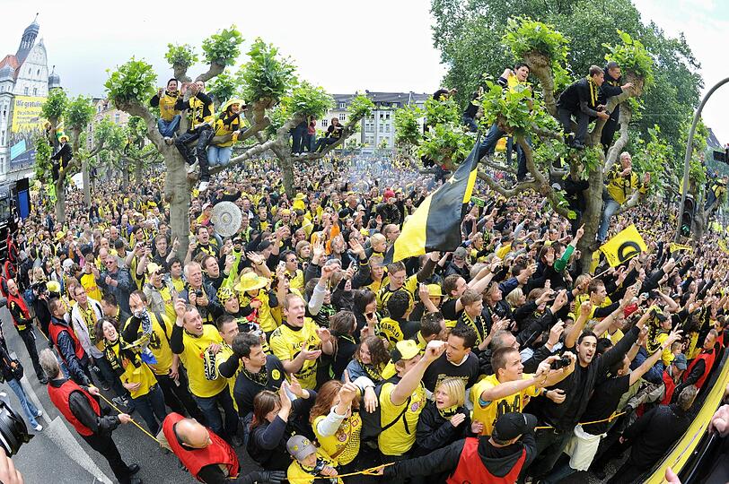Dortmund stand Kopf: Am Sonntag feierte die Stadt den neuen Deutschen Meister. Freudentaumel in Schwarz-Gelb.