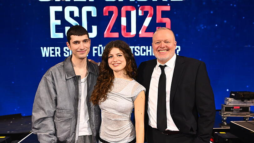Bei "Chefsache ESC" suchte Stefan Raab (r.) den deutschen Beitrag zum diesjährigen ESC. Mit "Abor & Tynna" fährt ein österreichisches Geschwisterduo für uns nach Basel.