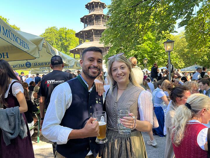 Daniel und Greta sind heuer das erste Mal auf dem Kocherlball. Auch an die teils anspruchsvollen Tänze haben sie sich getraut.