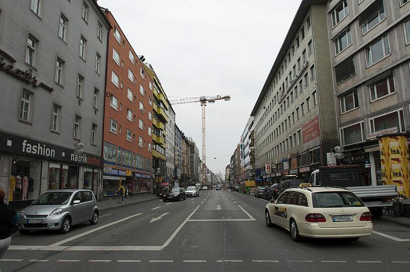 Jetzt hofft der Verein auf die Unterstützung der Stadt. Die Mitglieder wären auch bereit, selber mit anzupacken, kündigen sie an. Damit der Traum vom grüneren Bahnhofsviertel kein Traum bleibt.