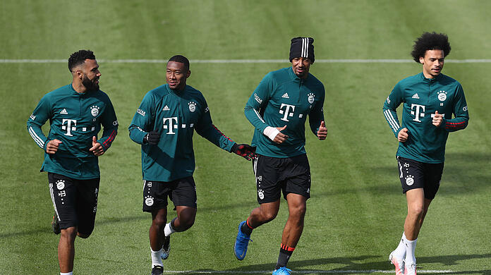 Eric Maxim Choupo-Moting, David Alaba, Jérôme Boateng und Leroy Sané (v.l.) am Dienstag im Training an der Säbener Straße.