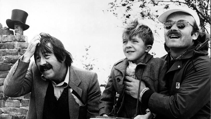 Der Schriftsteller Günter Grass, der Schauspieler David Bennent und der Regisseur Volker Schlöndorff 1979 bei den Dreharbeiten zur "Blechtrommel" 1979. Der Schriftsteller Günter Grass, der Schauspieler David Bennent und der Regisseur Volker Schlöndorff 1979 bei den Dreharbeiten zur "Blechtrommel" 1979.