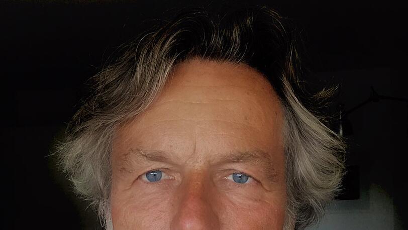 Der Künstler Rudi Reinstadler. Der Künstler Rudi Reinstadler.