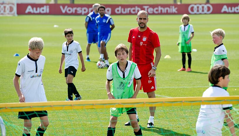Tag 8 des FC Bayern im Trainingslager in Doha. Klicken Sie sich durch die besten Bilder