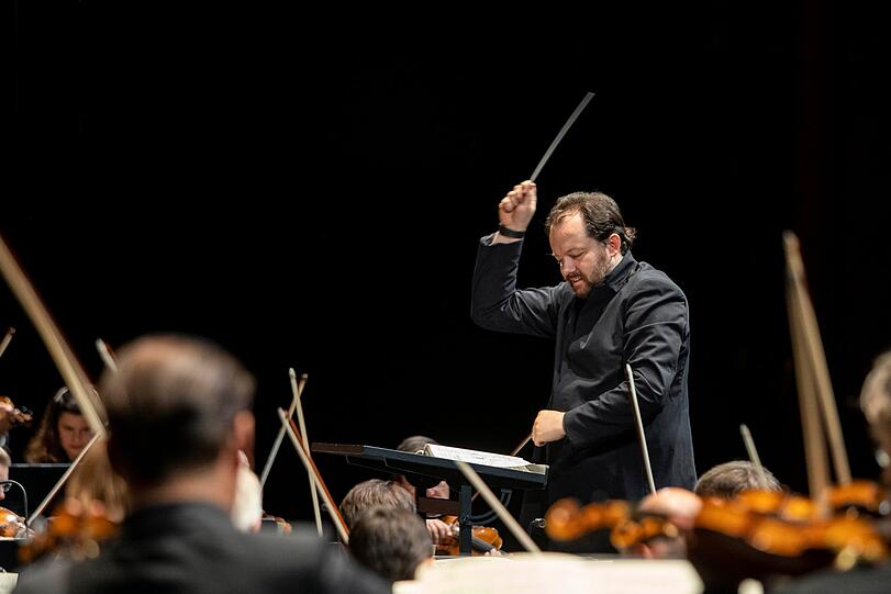 Andris Nelsons und die Wiener Philharmoniker im Großen Festspielhaus.