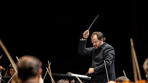 Andris Nelsons und die Wiener Philharmoniker im Großen Festspielhaus.