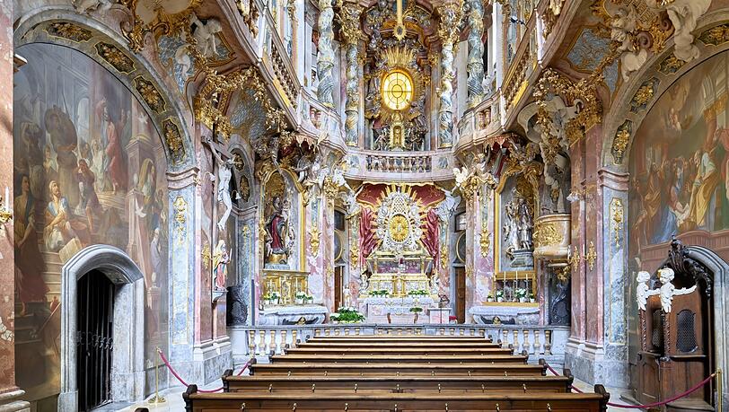 Sie sind in der Münchner City unterwegs und suchen Abkühlung in der Sommerhitze? Wunderbar kühl ist es beispielsweise in der Asamkirche in der Sendlinger Straße, eine der schönsten Kirchen des süddeutschen Spätbarocks, erbaut von den Gebrüdern Asam (1733-1746). Sie sind in der Münchner City unterwegs und suchen Abkühlung in der Sommerhitze? Wunderbar kühl ist es beispielsweise in der Asamkirche in der Sendlinger Straße, eine der schönsten Kirchen des süddeutschen Spätbarocks, erbaut von den Gebrüdern Asam (1733-1746).