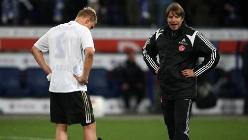 Waren nach dem Duisburger Ausgleichstor in der Nachspielzeit ziemlich angefressen: Kapitän Andy Wolf und Trainer Michael Oenning (r.). Waren nach dem Duisburger Ausgleichstor in der Nachspielzeit ziemlich angefressen: Kapitän Andy Wolf und Trainer Michael Oenning (r.).