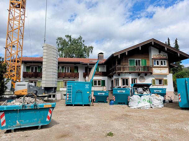 Ein Blick auf die Baustelle der Sch&ouml;nheitsfarm in Rottach-Egern.