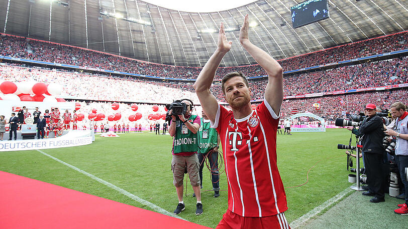 Xabi Alonso: Selbes Szenario beim spanischen Mittelfeld-Regisseur. Mit 35 Jahren sagte Alonso "Adios".