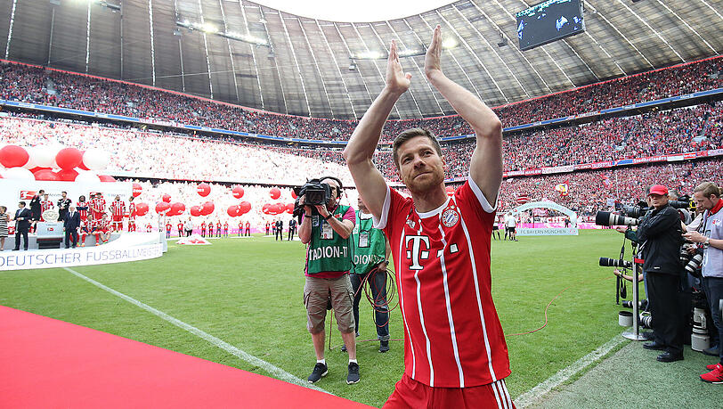 Xabi Alonso: Selbes Szenario beim spanischen Mittelfeld-Regisseur. Mit 35 Jahren sagte Alonso "Adios". Xabi Alonso: Selbes Szenario beim spanischen Mittelfeld-Regisseur. Mit 35 Jahren sagte Alonso "Adios".