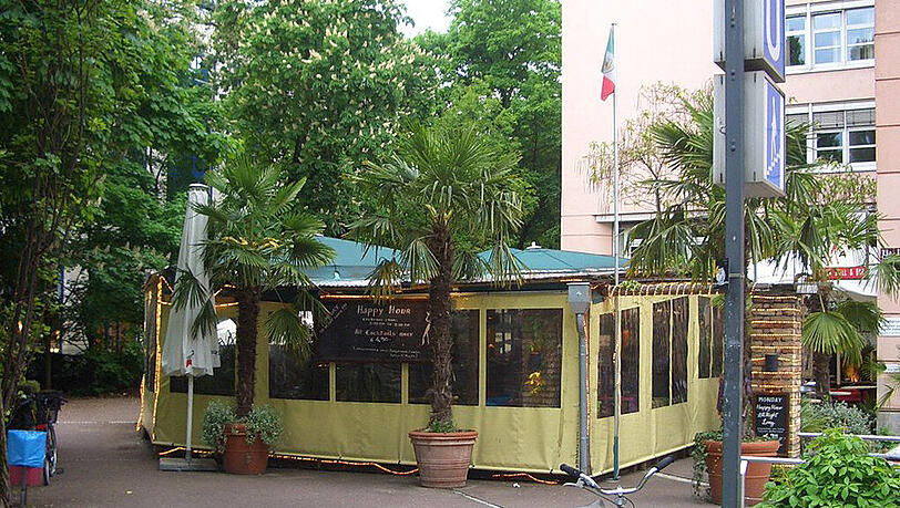 Die Freifläche an der Tijuana-Bar ist ein Schwarzbau und soll jetzt weg. Die Freifläche an der Tijuana-Bar ist ein Schwarzbau und soll jetzt weg.