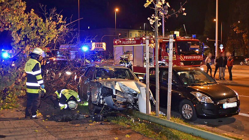 Der Unfallfahrer musste im Rettungswagen wiederbelebt werden.