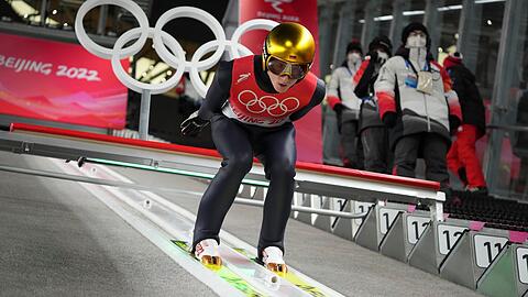 Skispringer Karl Geiger kam im olympischen Finale nur auf den 15. Platz.