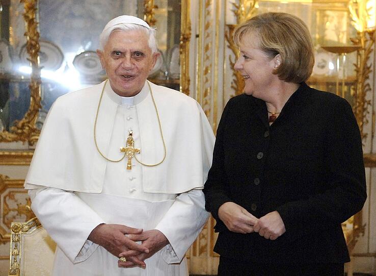 Unvergessen sei für Angela Merkel sein Auftritt im Bundestag im September 2011 gewesen.